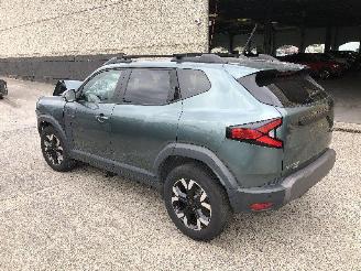 damaged passenger cars Dacia Duster 1.6 Hybride 2024/11