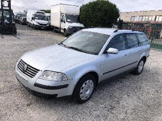 damaged passenger cars Volkswagen Passat BREAK 1.9 TDI 130 2001/5