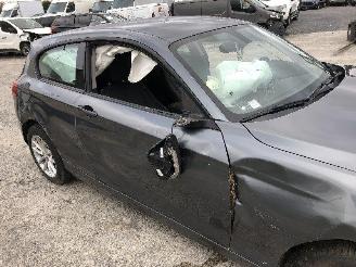 BMW 1-serie 2.0 D picture 10