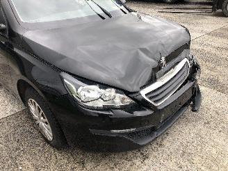 Peugeot 308 1.2 picture 5