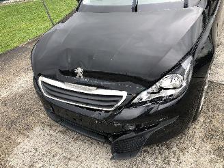 Peugeot 308 1.2 picture 8