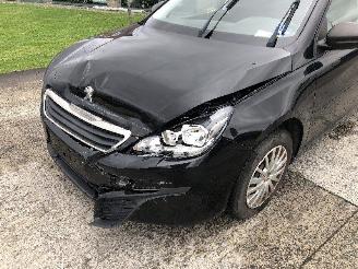 Peugeot 308 1.2 picture 7