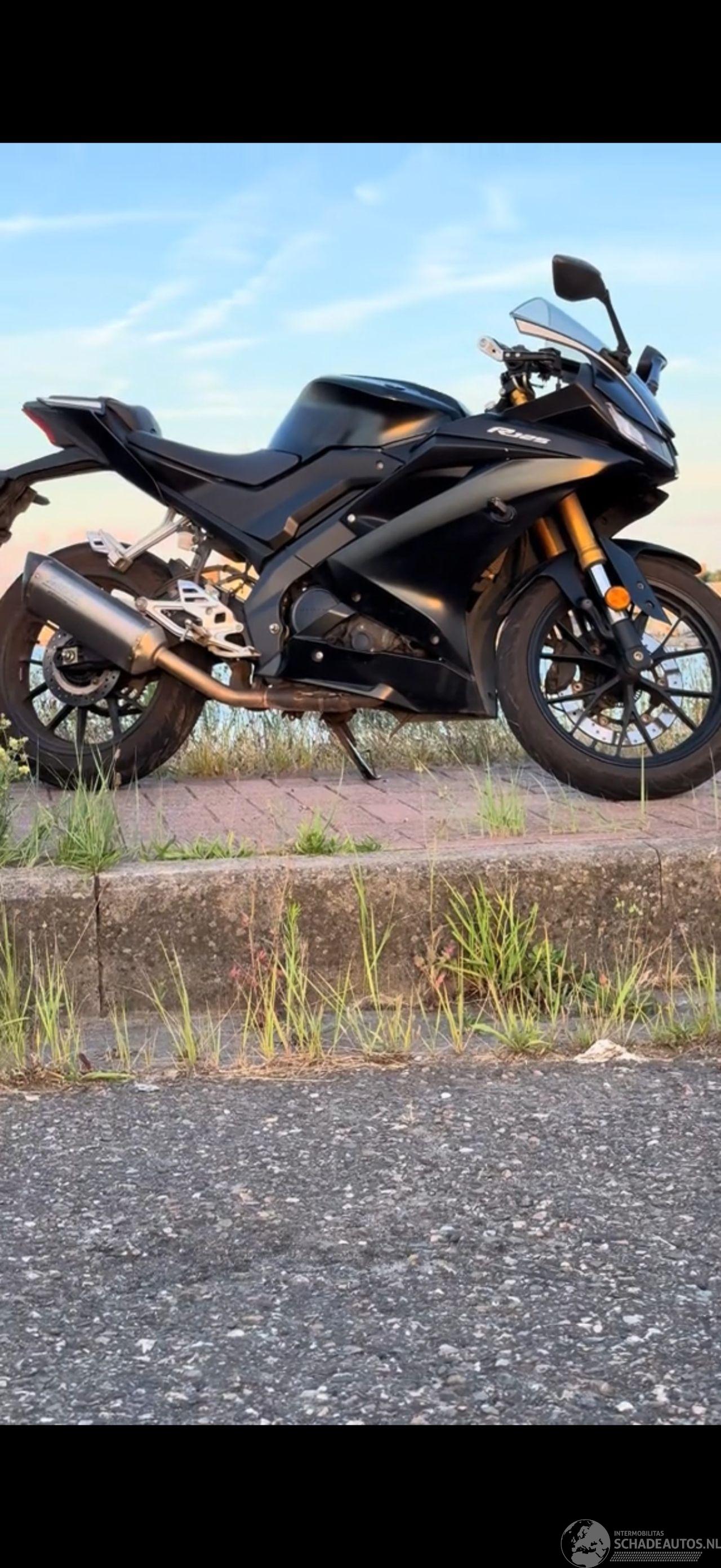Yamaha YZF - R125 