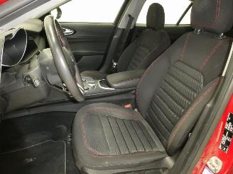 Alfa Romeo Giulia 2.2JTD picture 14