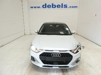Damaged car Audi A1 CITYCARVER 2020/9