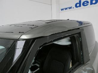 Land Rover Defender  picture 4