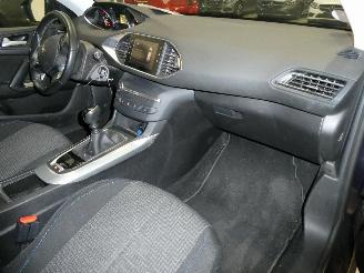 Peugeot 308 II SW STYLE picture 13