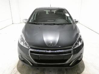 Peugeot 208  picture 2