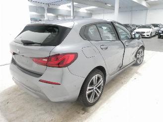 BMW 1-serie 1.5I picture 9