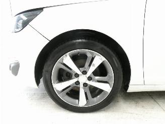 Peugeot 308 FÃ‰LINE picture 4