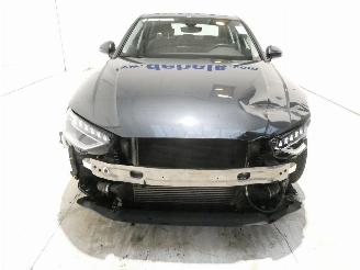 Audi A4 TYPE 8W picture 2