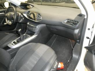 Peugeot 308 1.5D ALLURE PAC picture 21