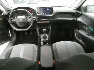 Peugeot 208 ALLURE PURE TECH 1.2 picture 16