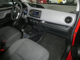 Toyota Yaris 1.0 picture 14