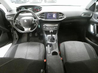 Peugeot 308 II SW STYLE picture 12