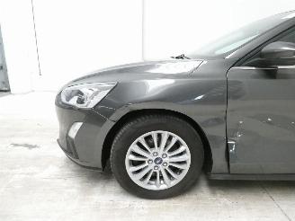 Ford Focus TITANIUM picture 4