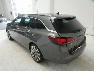 Opel Astra TOURER picture 4