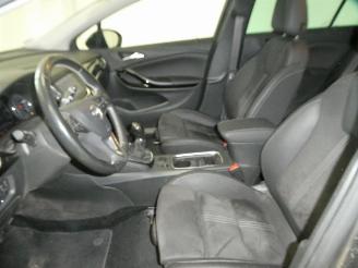Opel Astra TOURER picture 18