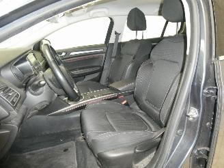 Renault Mégane IV GRANDTOUR picture 21