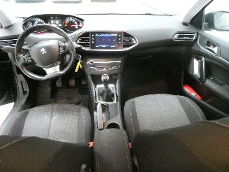 Peugeot 308 II SW STYLE picture 18