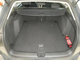 Volkswagen Golf 2.0D VARIANT LIFE picture 25