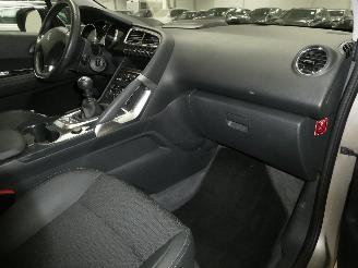 Peugeot 3008 1.2 picture 11