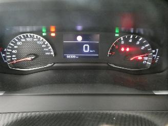 Peugeot 208 II STYLE picture 11