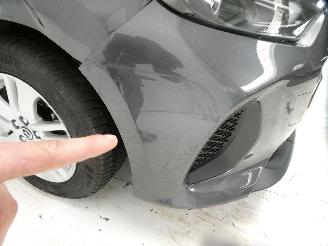 Mazda 2 HYBRID picture 10