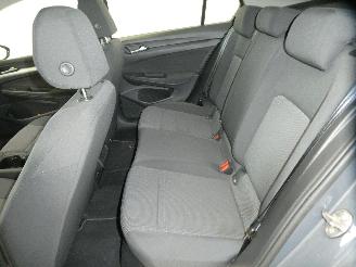 Volkswagen Golf  picture 17