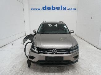 damaged passenger cars Volkswagen Tiguan COMFORTLINE 2017/6