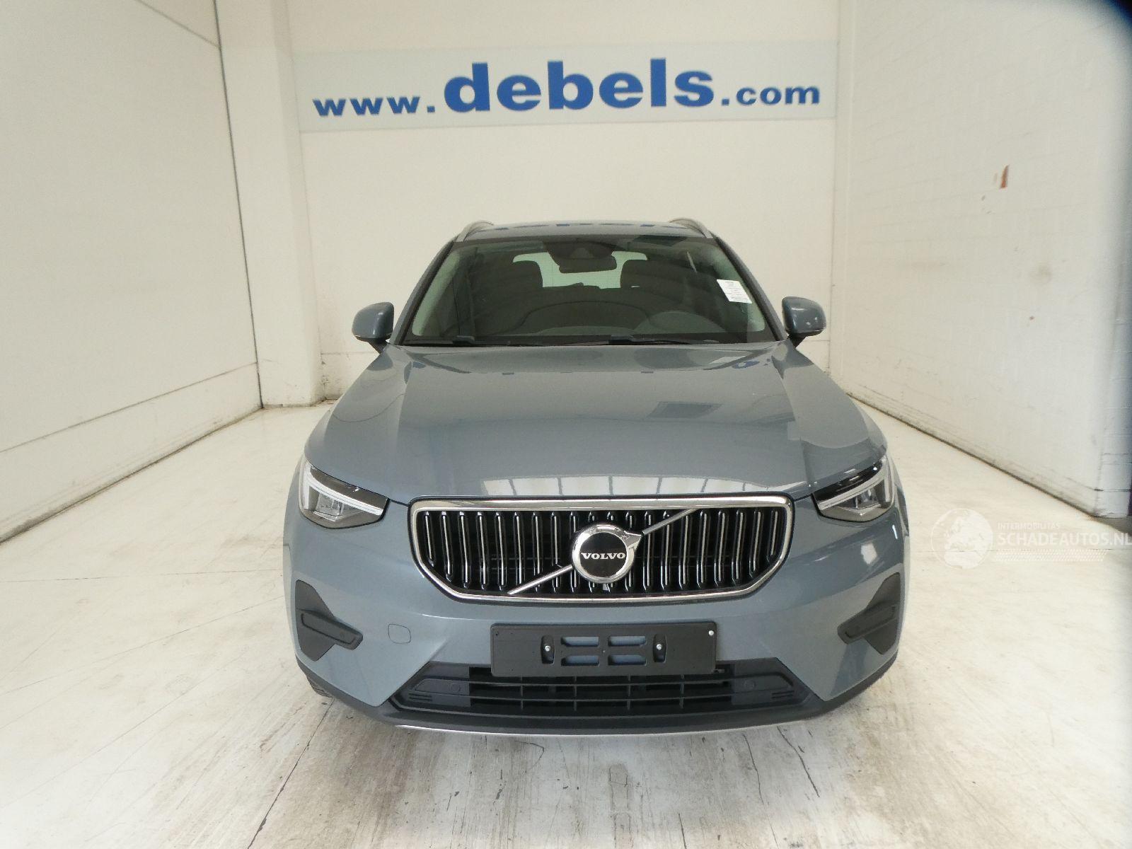 Volvo XC40 MOMENTUM