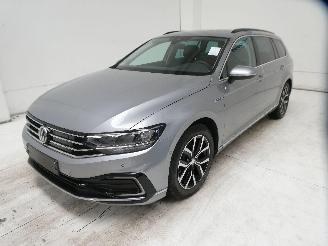 Volkswagen Passat GTE picture 3