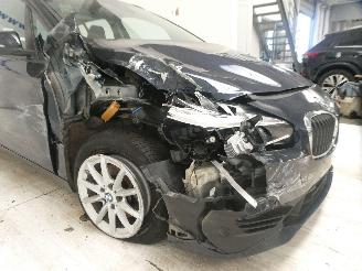 BMW 2-serie 216D picture 11