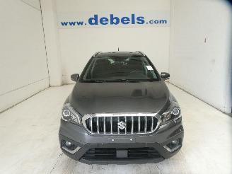damaged passenger cars Suzuki SX4 S-CROSS 2017/4