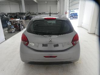 Peugeot 208 LIKE picture 8