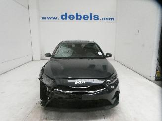 damaged passenger cars Kia Cee d PULSE 1.6 CRDI ISG 2023/4