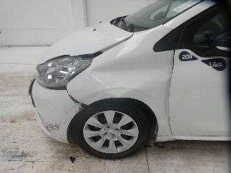 Peugeot 208 LIKE picture 7