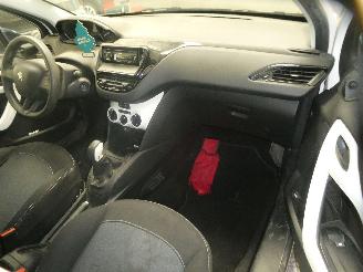 Peugeot 208 LIKE picture 19