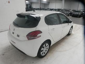 Peugeot 208 LIKE picture 15