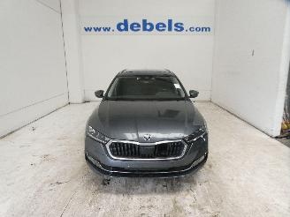 damaged passenger cars Skoda Octavia 1.0 AMBITION 2021/7