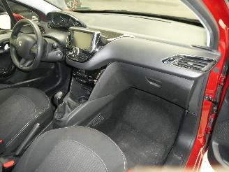 Peugeot 208 ACTIVE picture 11
