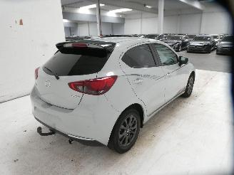 Mazda 2  picture 12