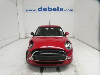 damaged passenger cars Mini One  2019/6