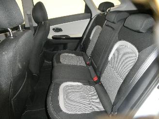 Kia Cee d 1.4 CRDI picture 14