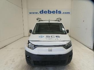 krockskadad bil auto Fiat Doblo  2023/5
