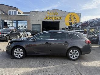 Damaged car Opel Insignia SPORTS TOURER SW 2016/8