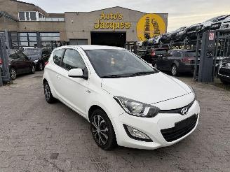 Voiture accidenté Hyundai I-20 LOUNGE 2013/1