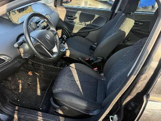 Lancia Ypsilon S BY MOMO picture 17