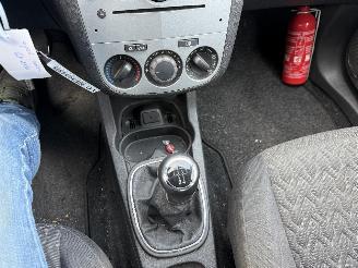 Opel Corsa 1.3 DTI picture 17