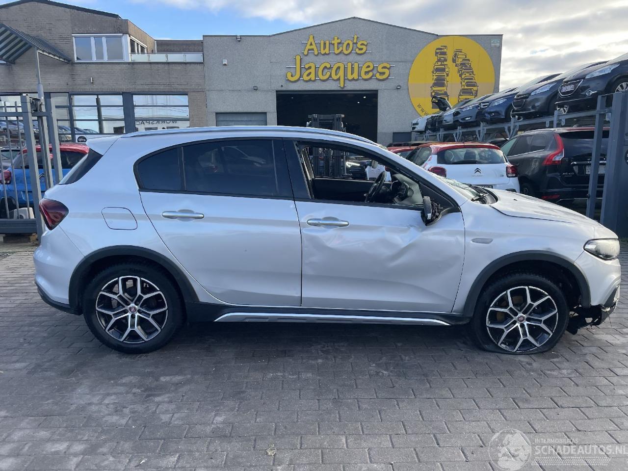 Fiat Tipo CROSS